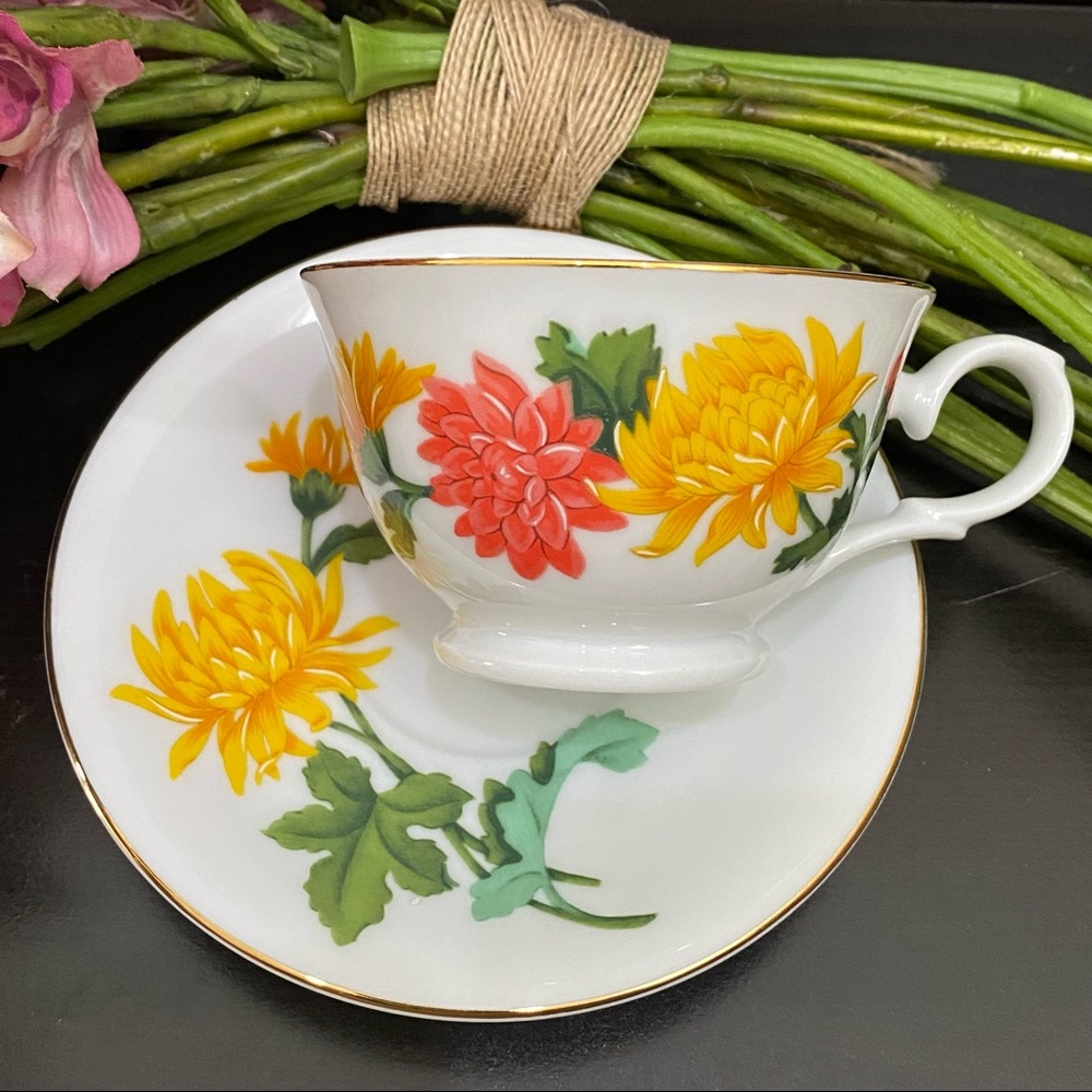 Vintage 1991 AVON Blossoms of the Month November Chrysanthemum Cup & Saucer Set